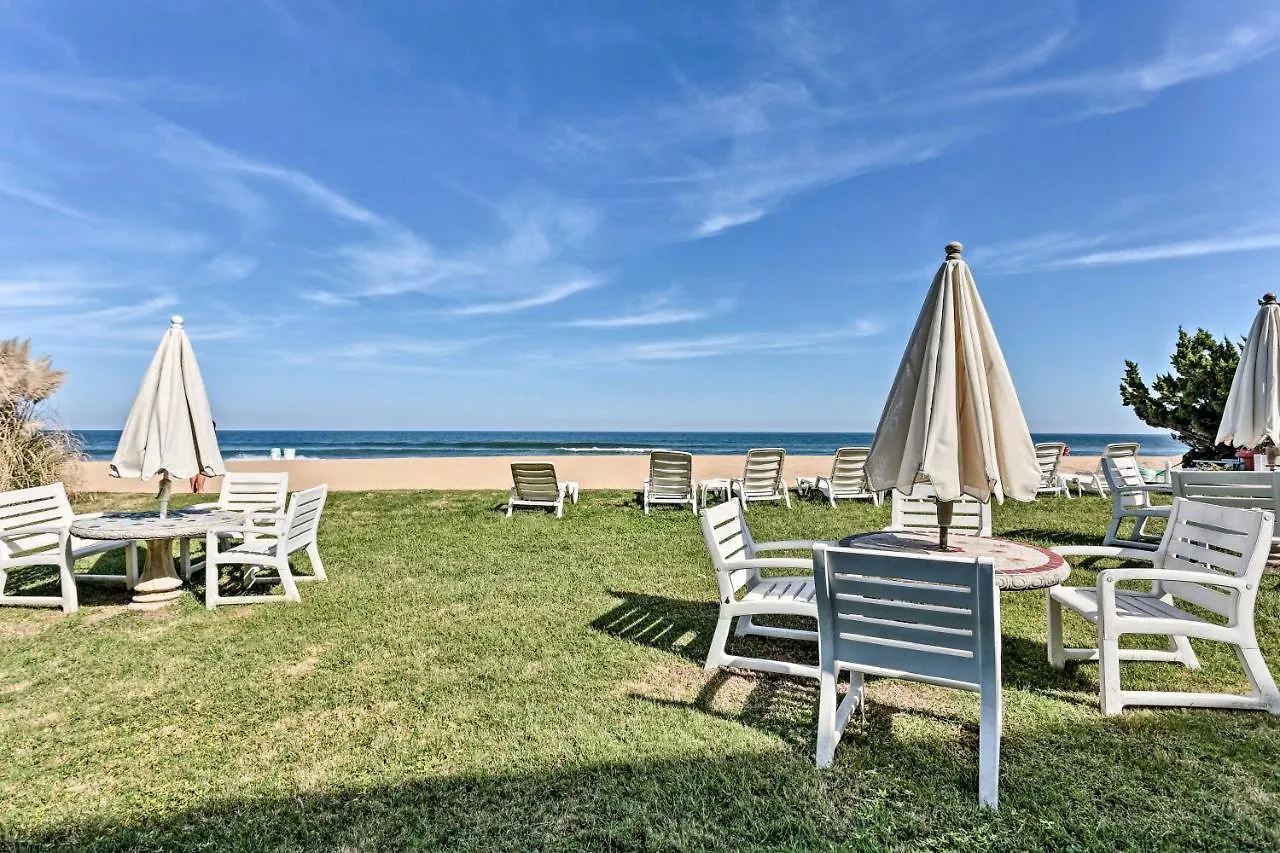 Virginia Beach Studio With Balcony And Pool View! 0*, Virginia Beach