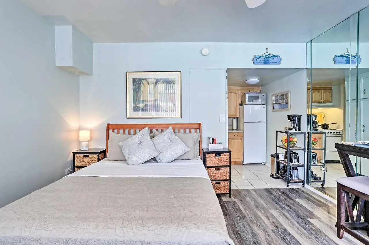 Lägenhet Virginia Beach Studio With Balcony And Pool View! USA